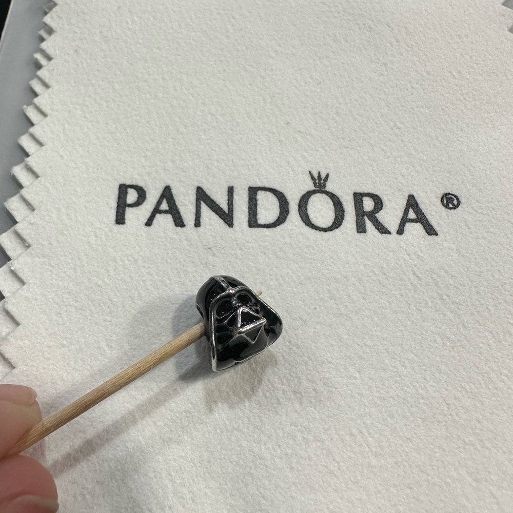 PANDORA STAR WARS DARTH VADER CHARM